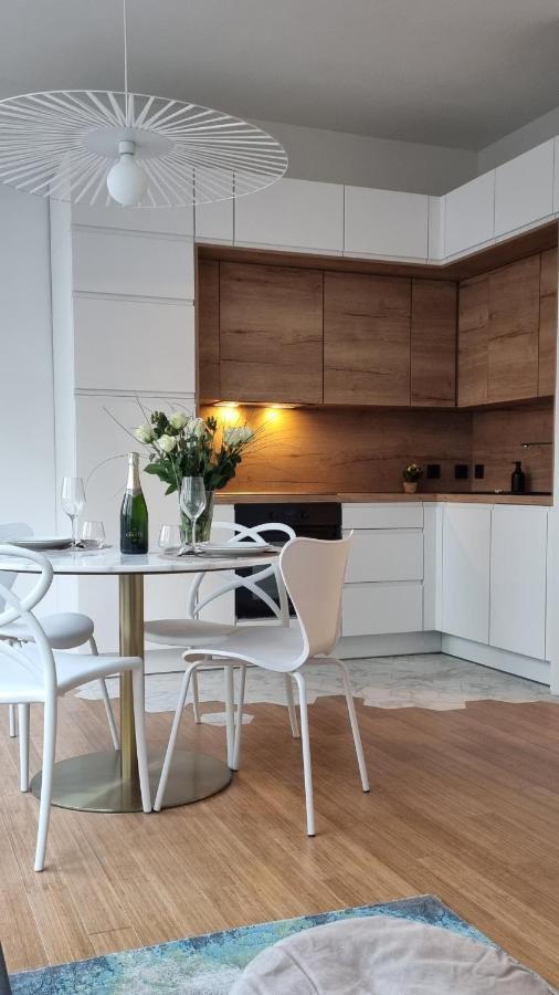 Ferienwohnung Au 53, Sous Le Chartil Reims Exterior foto